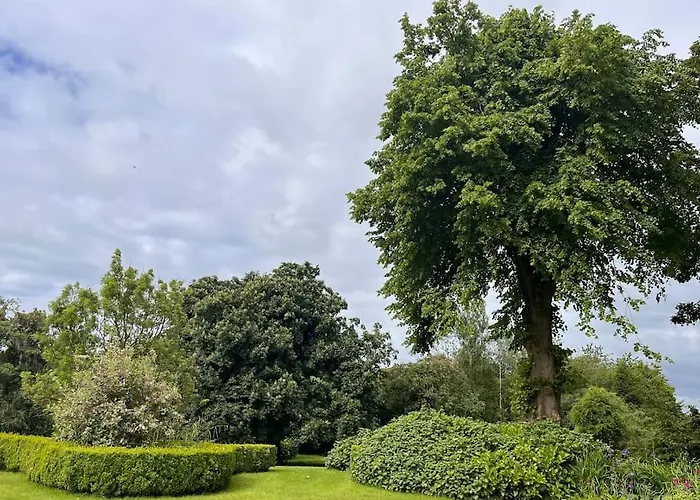 Semesterbostad Linden *